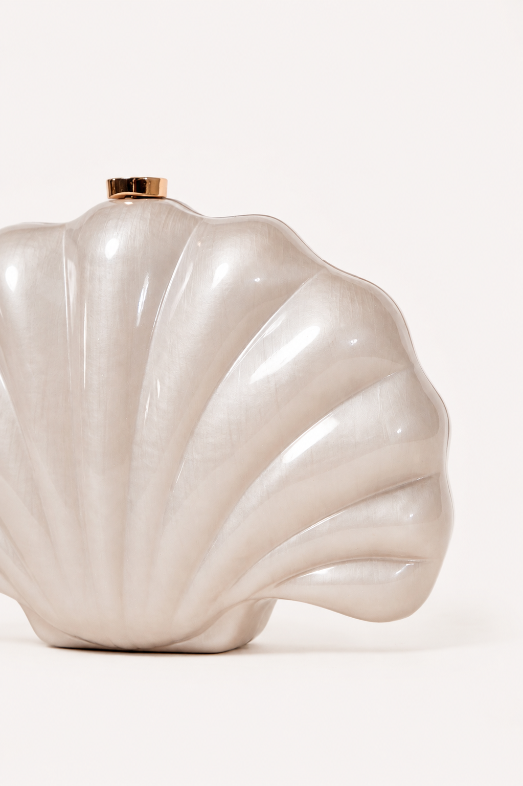 SEASHELL ACRYLIC CLUTCH BAG