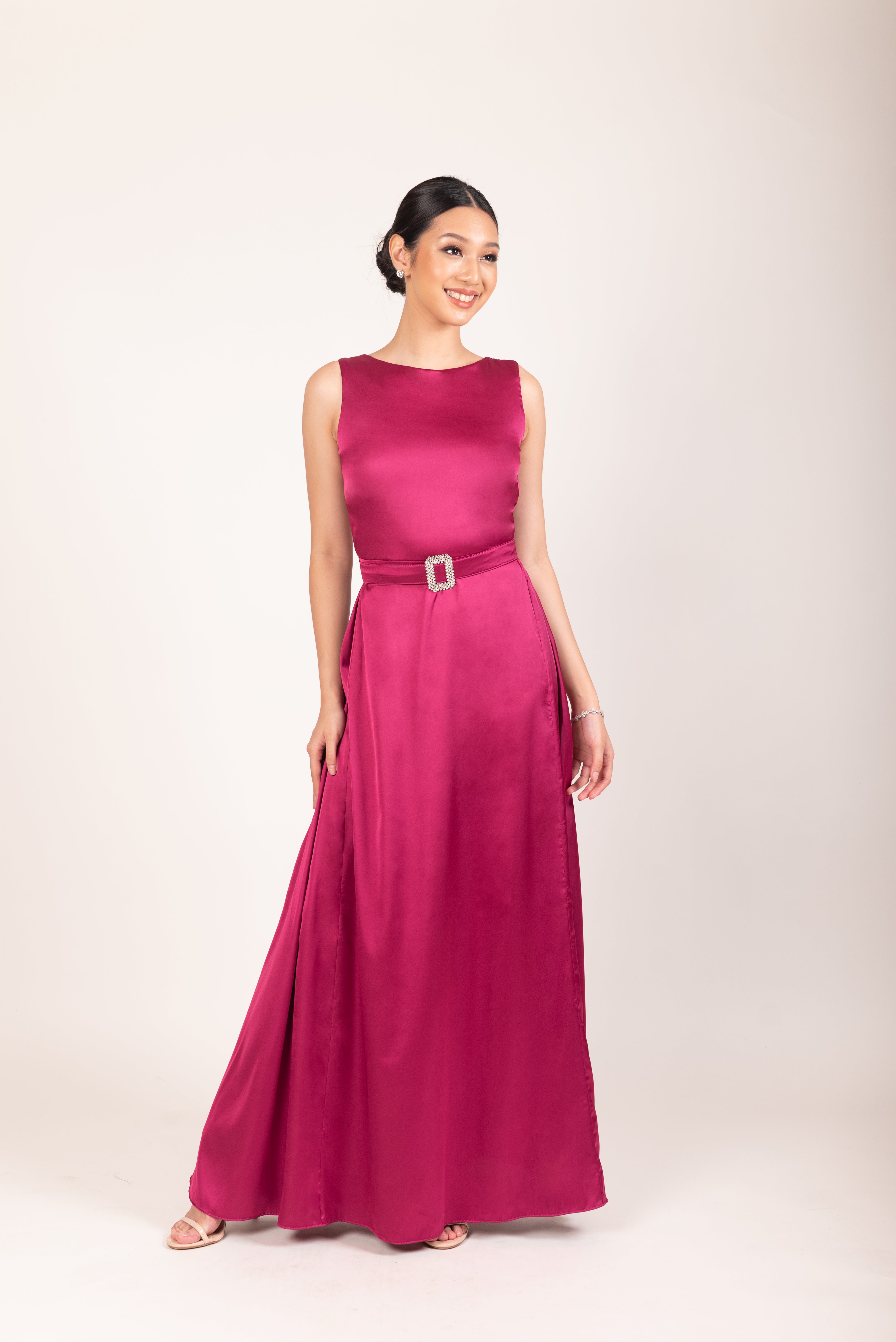 karimadon long dress KARIMADON - FELICITY Long drape one-shoulder gown D1H12087 Available in Green and Red From sizes S-XL P2299 Buy it now! http://www.karimadonfashion.com/en/57-felicity.html