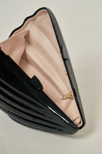 FAN SHELL CLUTCH BAG